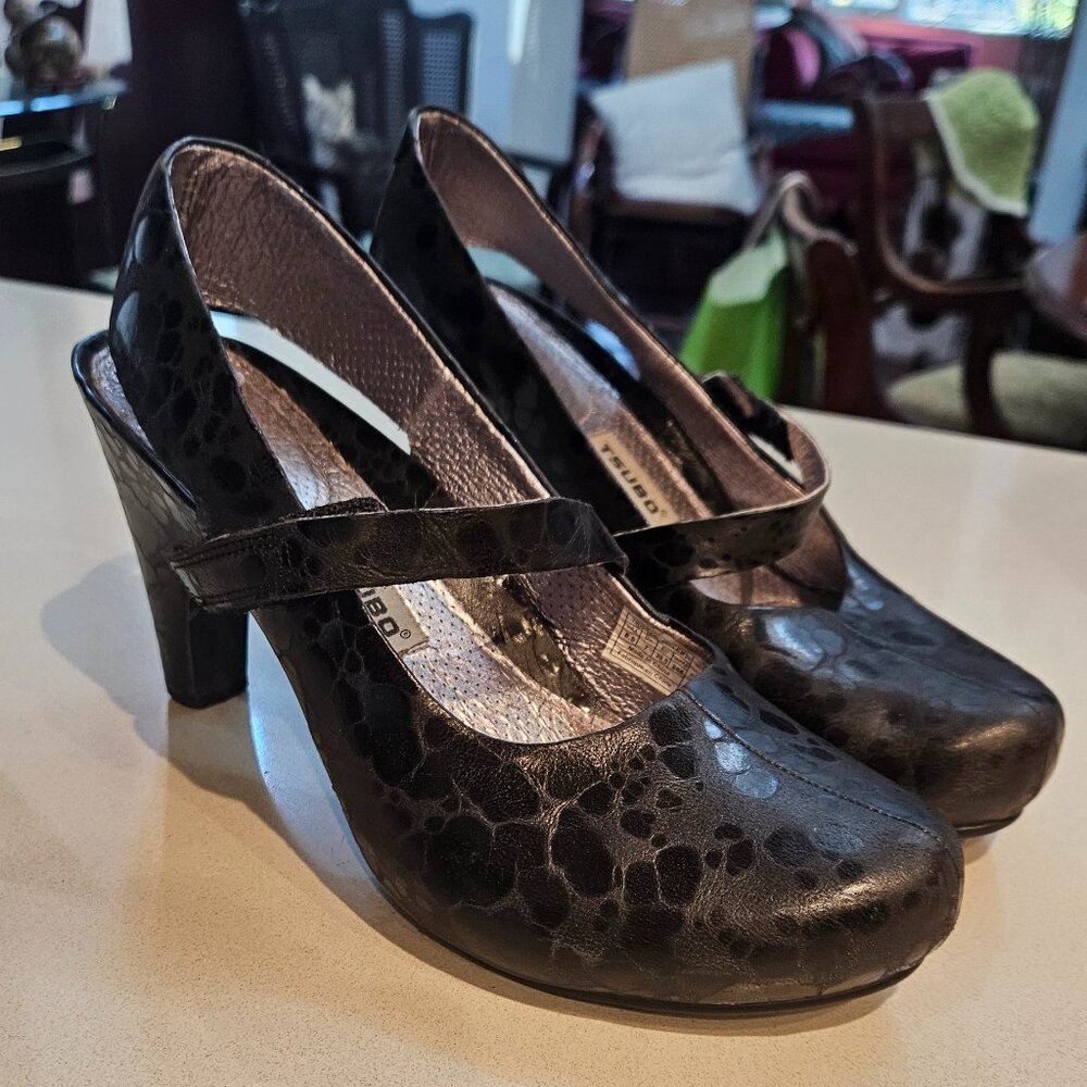 TSUBO Women's Black Textured Leather Sling Back 4-inch Pumps - Picture 1 of 14